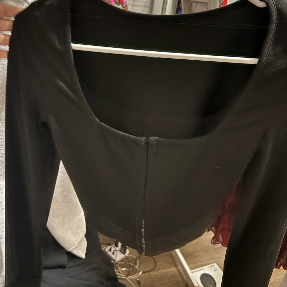 SHEIN Black Long Sleeve Crop Top